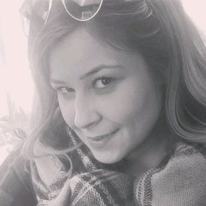 Meet your Posher, Holly